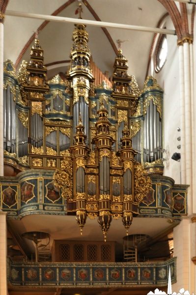 Le buffet d'orgue de la Cathédrale de Dôme